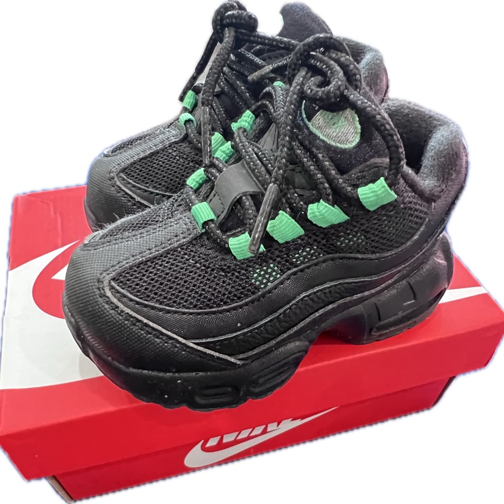 Nike Kids Black and Green Trail Sneakers